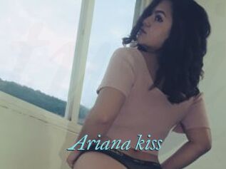 Ariana_kiss