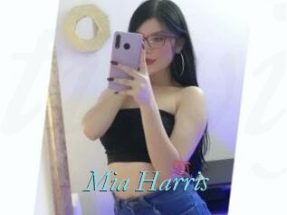 Mia_Harris