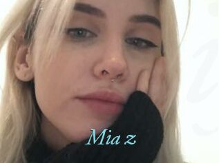 Mia_z