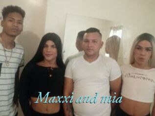 Maxxi_and_mia